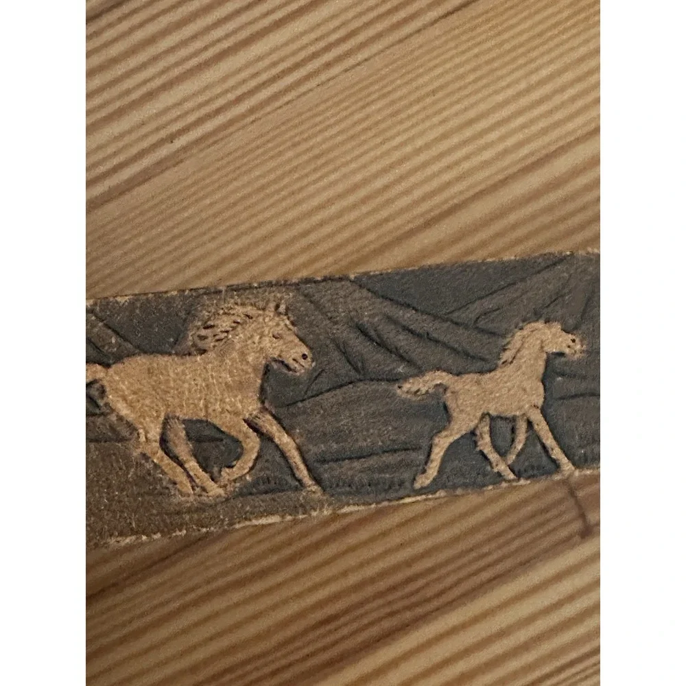 Vintage Men's Western Deep Hand Tooled Horse Design Mountains‎ Forest Engraved